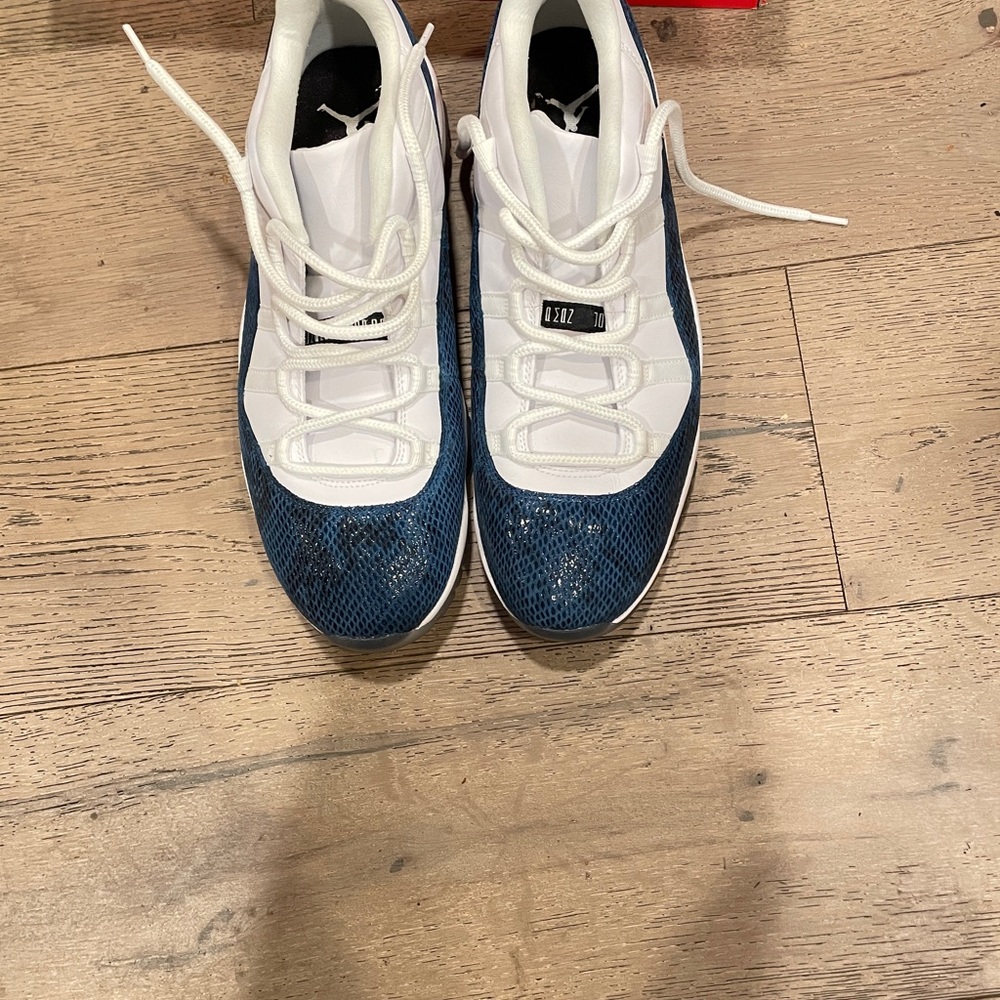Jordan 11 snake navy (2019)